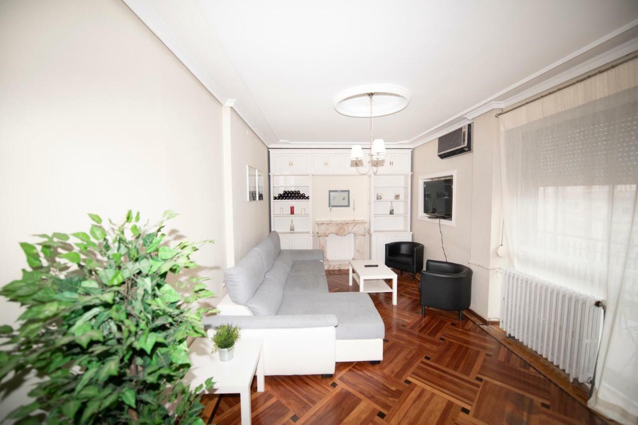 Espacios Blanco Santiago - Con Parking. Apartment Valladolid Luaran gambar